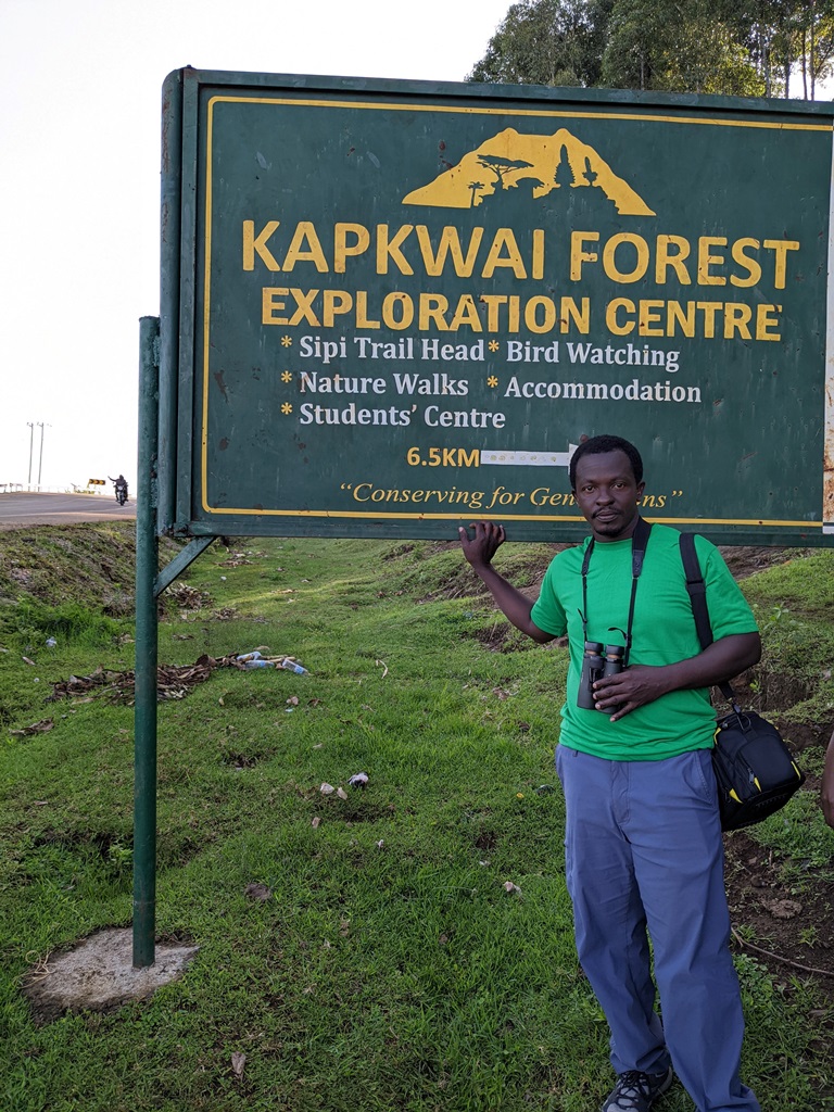 Bird Guides Of The World: Sande David, Uganda - 10,000 Birds