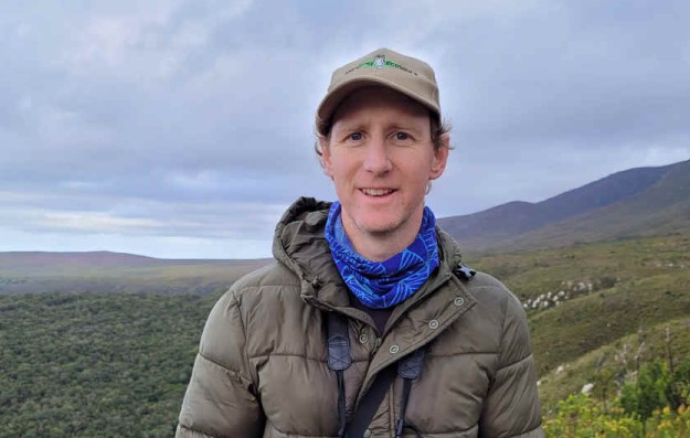 Bird Guides of the World: Dominic Rollinson, Cape Town, South Africa