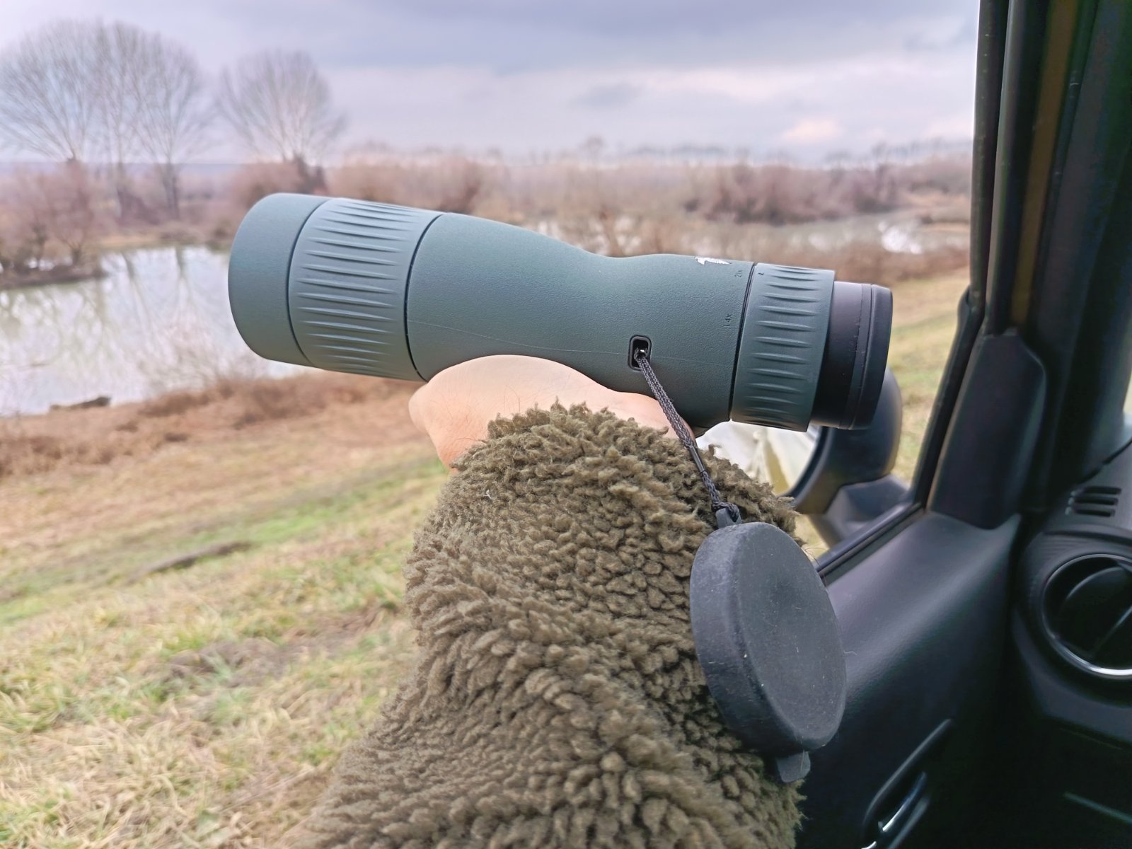 The Image Stabilising Swarovski ST Balance 14-35×50 Spotting Scope