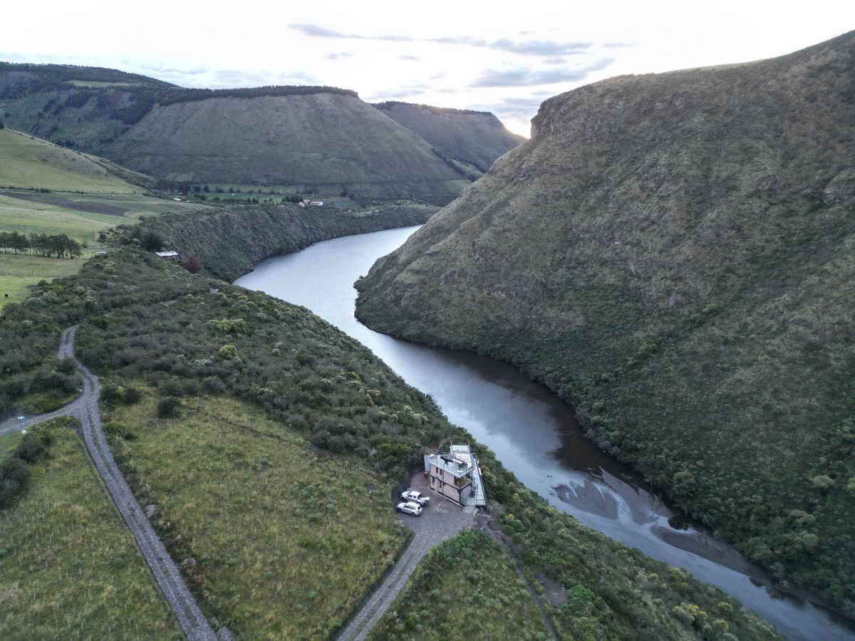 Birding Lodges of the World: Antisana Condor Observatory Lodge, Ecuador